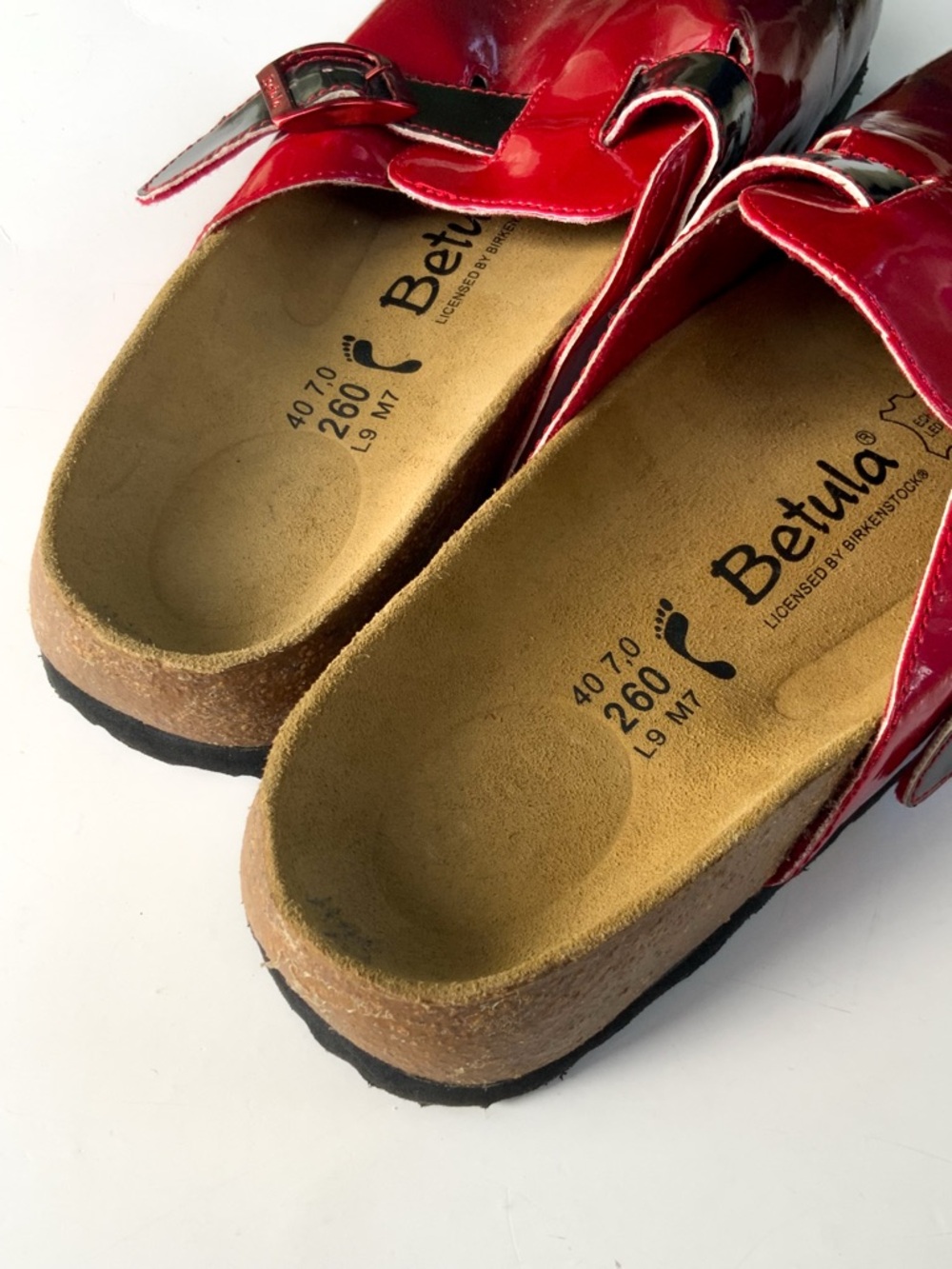 Betula Birkenstock Red Patent Clogs Size 260 L9 M7 - Picture 3 of 5